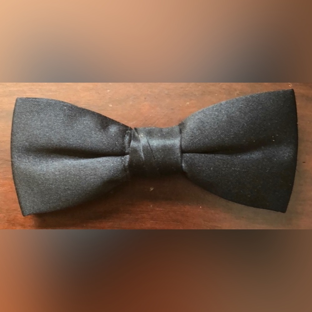 NWOT Boys boutique black satin double bow-tie